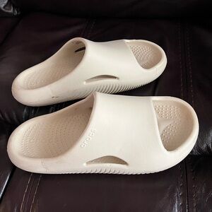 Crocs Mellow Slide Sandal